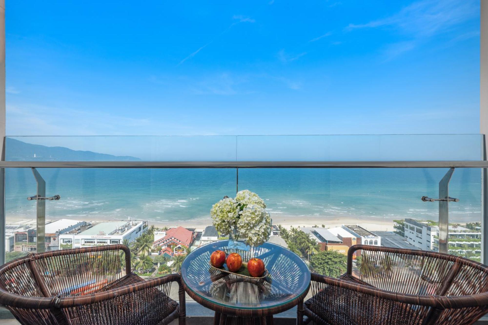 Canvas Danang Beach Hotel Eksteriør billede